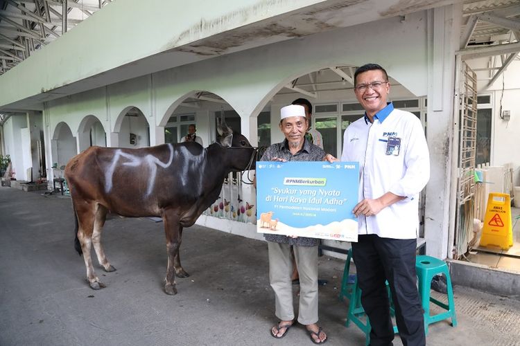 Direktur Utama PNM Arief Mulyadi mengatakan, pemberian hewan kurban disalurkan di sekitar kantor layanan PNM yang diwakili di Kantor Pusat PNM dan tersebar di berbagai titik unit Mekaar dengan masing-masing menyiapkan satu ekor sapi.