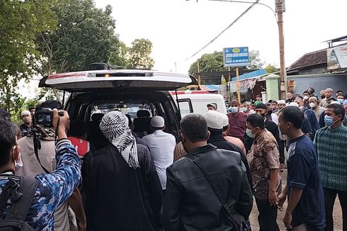 Jenazah Terduga Teroris di Sukoharjo Dimakamkan Malam Ini di TPU Muslim Polokarto