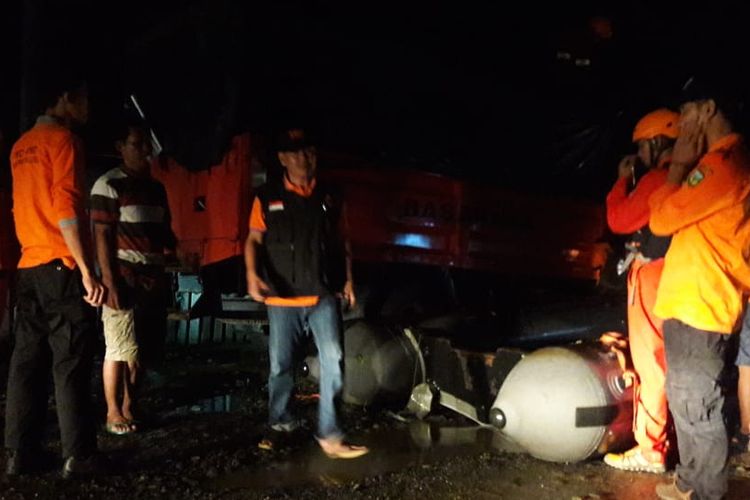 Tim Basarnas Pos Palopo, melakukan pencarian terhadap seorang bocah yang diduga telah terseret arus sungai Kandoa saat sedang mencuci mobil pada Sabtu (20/04/2019) sore kemarin. Pencarian telah dilakukan sejak kemarin dan dilanjutkan pada  Minggu pagi ini. 