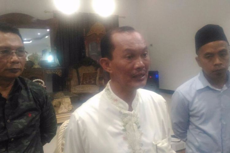 Calon Walikota Palembang nomor urut Harnojoyo saat memberikan keterangan pers tentang rencana kampanye akbar, Jumat (6/4/2018).
