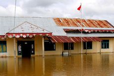 Kantor Kecamatan Terendam Banjir, Pelayanan Publik Dilakukan di Warung Kopi