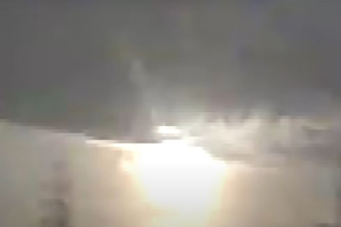 [VIDEO] Meteor Meledak Tengah Malam di Langit Jepang, Terangi Seisi Kota