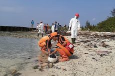 Sudah 46 Ton Limbah Tumpahan Minyak Mentah yang Terkumpul di Kepulauan Seribu