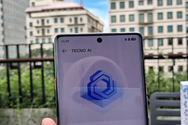 Tecno Camon 40 Pro 5G juga dibekali dengan sejumlah fitur AI lain yang disebut dengan Tecno AI. Adapun fitur-fitur ini terdiri dari Ask Ella, AI Image Generator, AI Writing, AI Translate, AI Call Noice Cancellation, AI Auto Answer, AI Call Summary, AI Image Extender with Ella, Circle to Search with Google, AI Perfect Face, AI Sharpness Plus, AI Eraser 2.0.