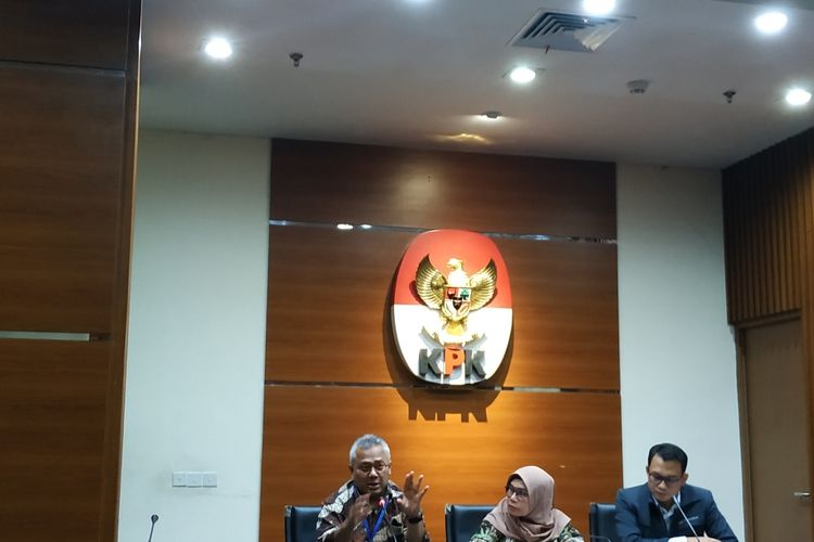 Ketua KPU, Arief Budiman, dalam konferensi pers di Gedung Merah Putih KPK, Kamis (9/1/2020). 