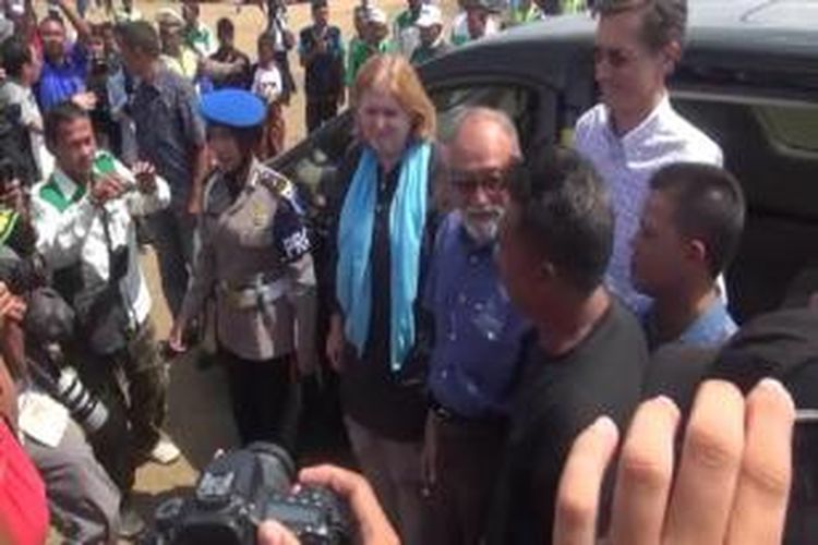 Asisten Menteri Luar Negeri Urusan kependudukan, Pengungsi dan Migras, Amerika Serikat, Anne C Richard, selasa (2/6/2015) mengunjungi camp penampungan imigran Rohingya di Kuala Cangkoi, Aceh Utara. *****K12-11