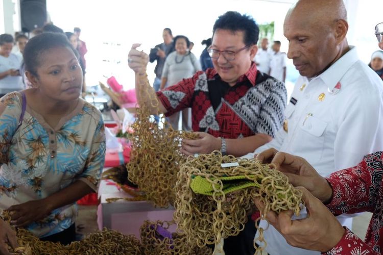 Prudential Indonesia memberikan pendampingan kepada pengusaha muda Papua.