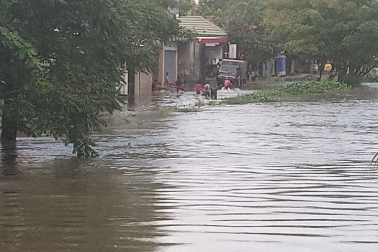 Waduk Borong yang terletak di tengah Kota Makassar juga sudah meluap, Jumat (17/2/2023).