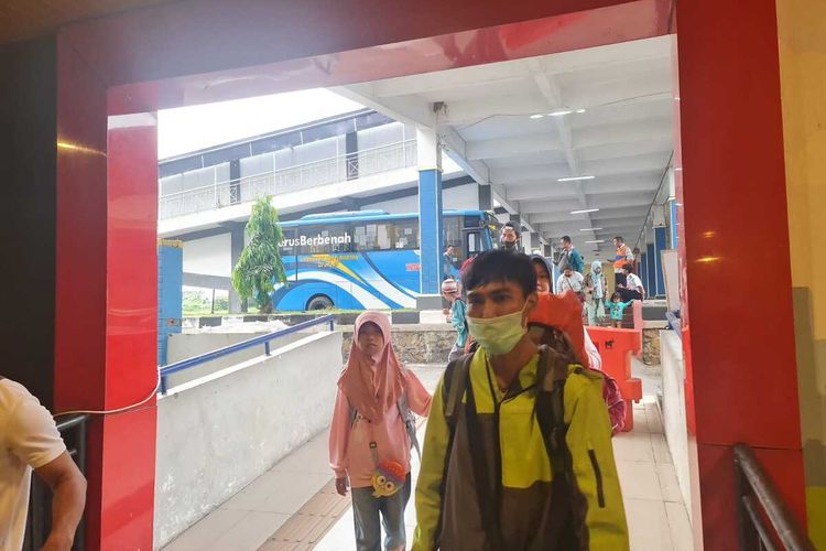 Suasana di Terminal Mangkang Semarang mudik lebaran tahun 2023