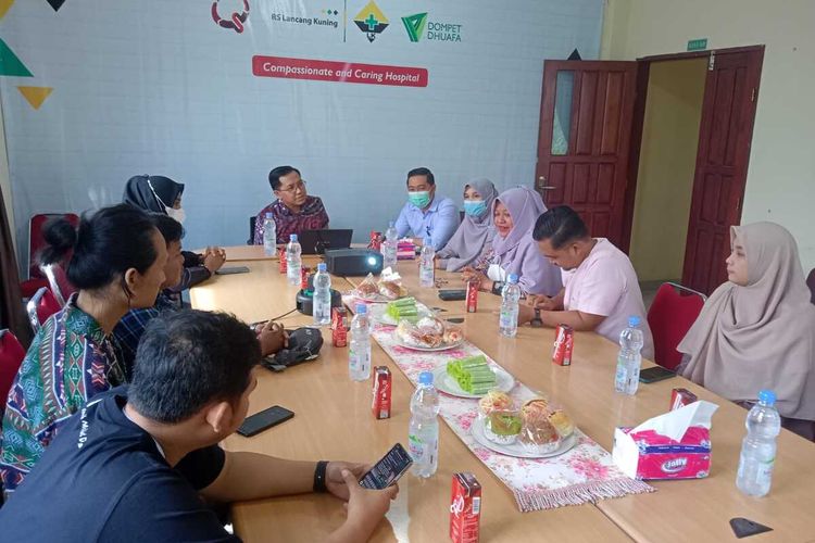 Kompas.com bersama Dompet Dhuafa dan pihak RS Lancang Kuning mengadakan pertemuan terkait program kesehatan mental, di Kota Pekanbaru, Riau, Selasa (8/11/2022).