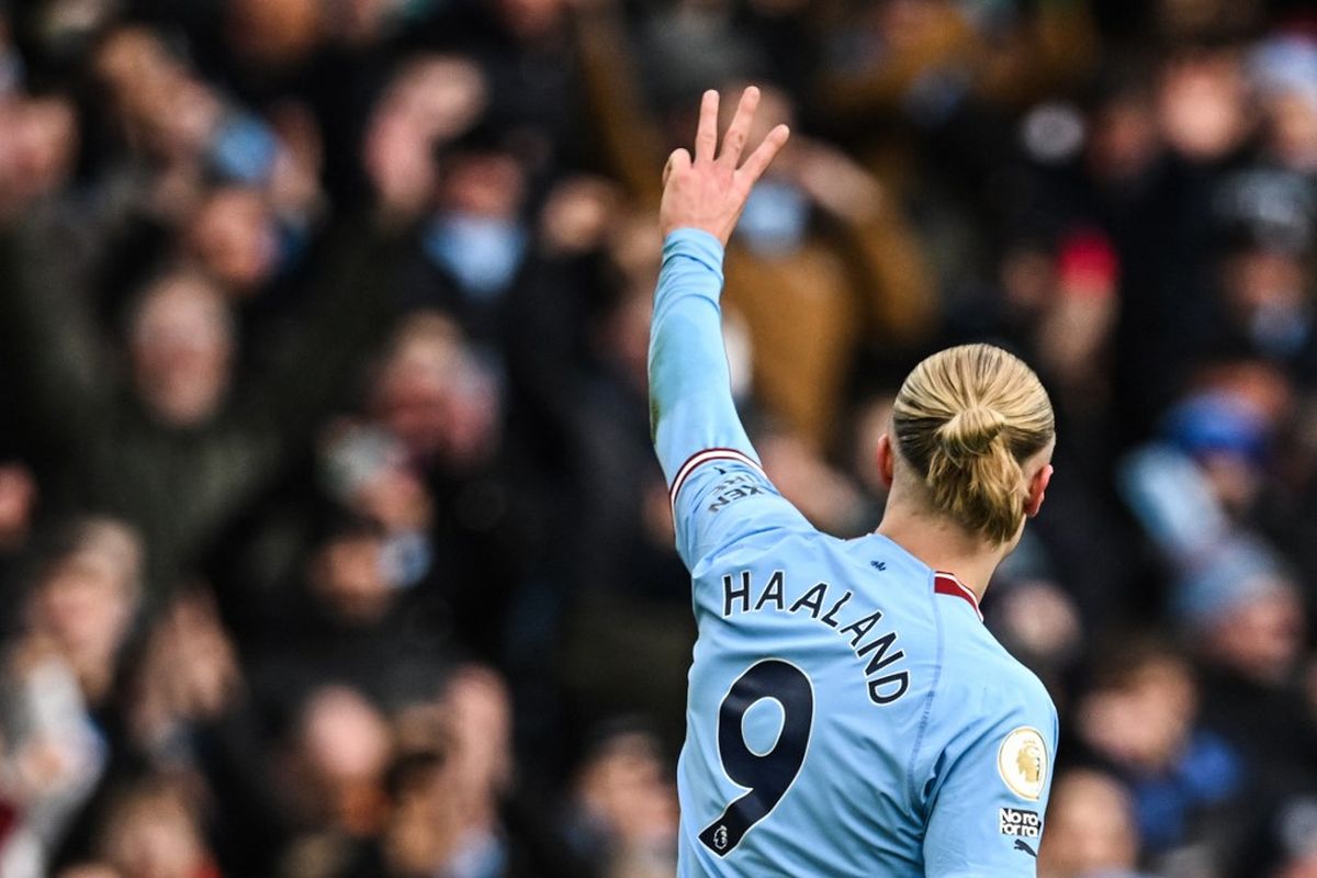 Selebrasi striker Manchester City Erling Haaland setelah mencetak tiga gol ke gawang Wolverhampton Wanderers pada laga pekan ke-21 Liga Inggris 2022-2023 di Stadion Etihad, Minggu (22/1/2023) malam WIB. Hattrick Haaland mengantarkan Man City menang 3-0 atas Wolves.