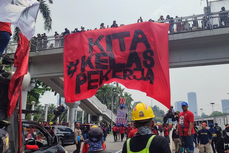 Buruh Ungkap Sisi Kelam Rekrutmen di Bekasi: Lulusan STM Disuruh Lamar Pakai Ijazah SMP