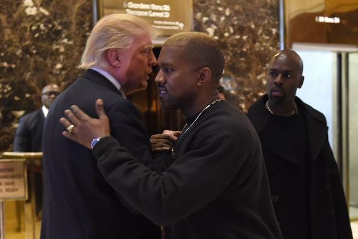 Artis musik Kanye West mengadakan pertemuan dengan presiden terpilih AS di Trump Tower, New York, Selasa (13/12/2016).