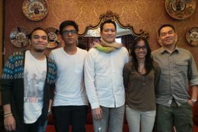Tim The Time Capsule, proyek musik yang akan dipanggungkan setiap hari dalam Soulnation 2013, 4-6 Oktober 2013 di Istora Senayan Jakarta