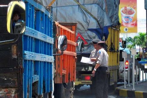 Truk ODOL Bakal Dicegat di Tol dan Pelabuhan Saat Libur Panjang