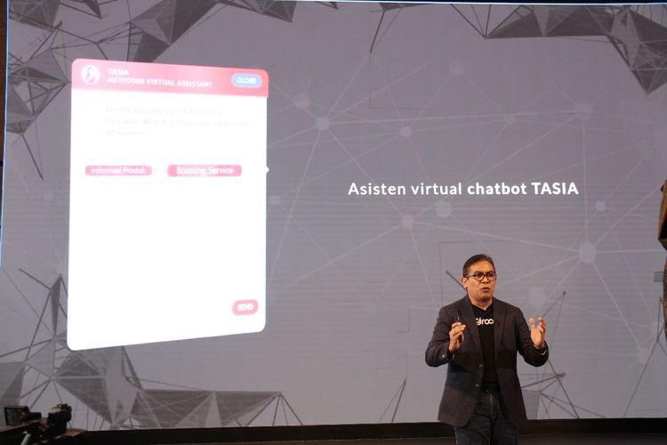 Chief Executive Auto2000 Martogi Siahaan menjelaskan digiroom