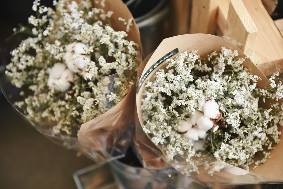 Buket bunga baby's breath.