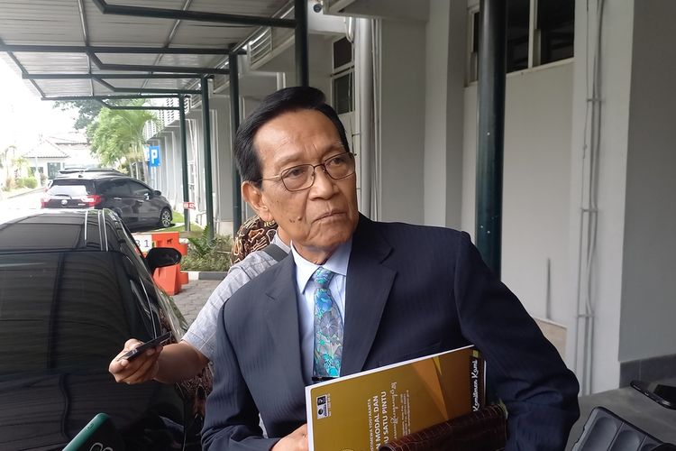 Gubernur DIY Sri Sultan HB X