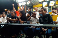 Mantul, Mantap Betul, Malam Mingguan Jokowi di Makassar...