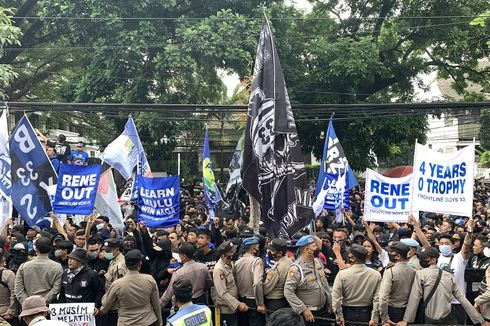 Umuh Muchtar Tegaskan Robert Tak Ada Lagi di Persib Bandung