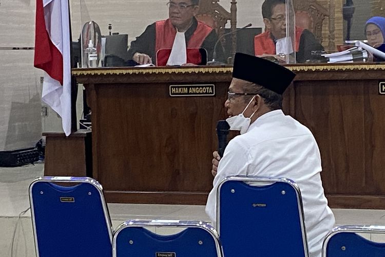 Ketua PBNU Prof Mukri saat menjadi saksi di persidangan suap Unila, Kamis (16/3/2023) di Pengadilan Tipikor Tanjung Karang.