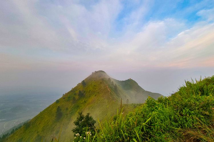 Gunung Andong di Magelang, Jawa Tengah.