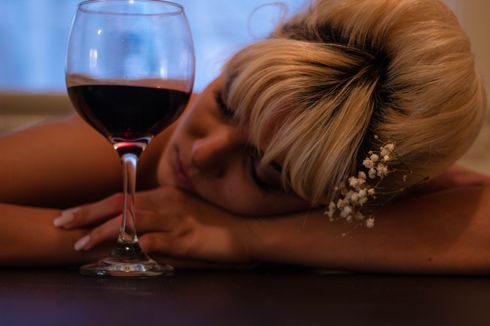 Mengapa Alkohol Bisa Menyebabkan Mabuk? 