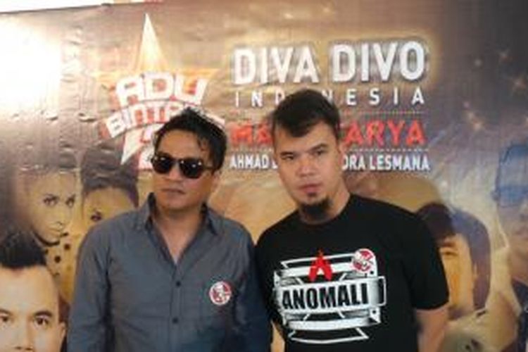 Indra Lesmana (kiri) dan Ahmad Dhani akan dipertemukan dalam konser Adu Bintang 2, di Plenary Hall Jakarta Convention Center pada 20 Januari 2014.