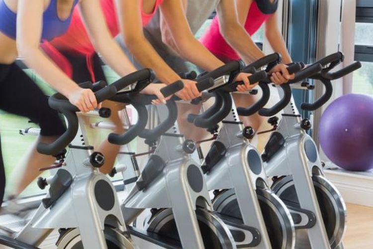 olaharaga sepeda statis adalah salah satu bentuk upaya membakar kalori