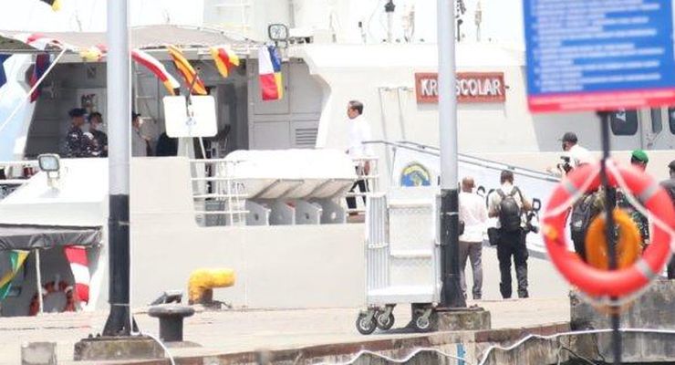 Bertolak ke IKN Nusantara, Jokowi Naik Kapal Perang dari Balikpapan