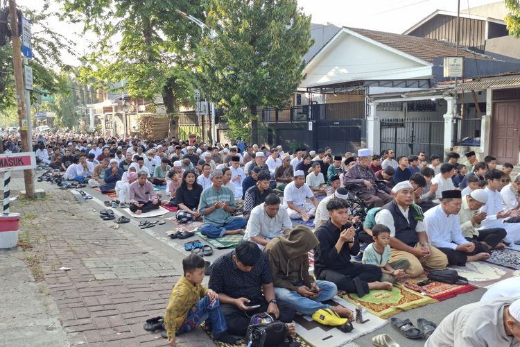 2.000 Jemaah Muhammadiyah Cengkareng Shalat Id, Khusyuk meski Terik Matahari Pagi