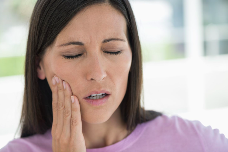 Ilustrasi penyebab sakit gigi memicu sakit kepala