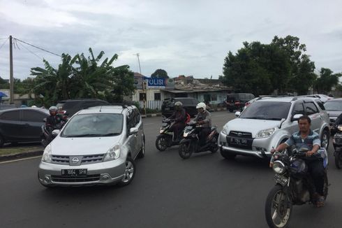 Oknum Ormas Tarik Baju hingga Pukul Ipda Ishak di Depok