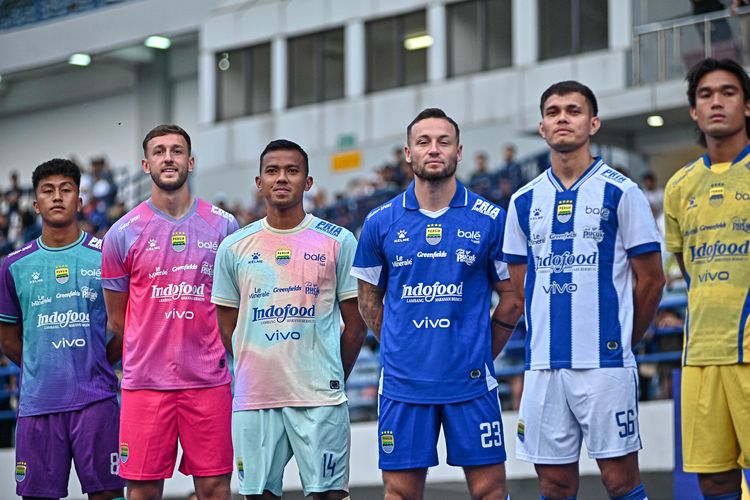 Foto : Peluncuran Jersey Baru Persib, Filosofi "City of Champions"