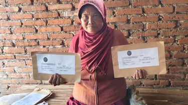 Sosok Nenek Ngatini, Penjual Sayur Keliling yang Terjerat Utang Rp 70 Juta di Bank Jombang