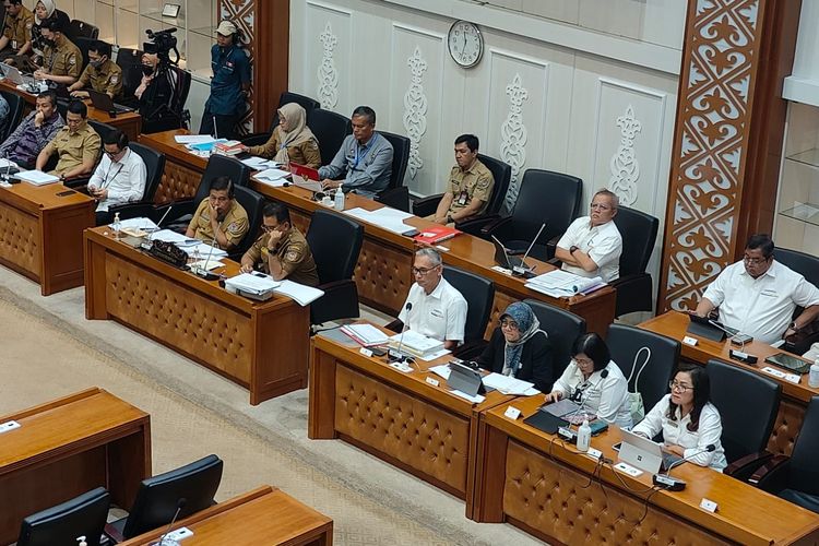 Suasana rapat panitia kerja (panja) Badan Legislasi (Baleg) DPR membahas draf rancangan Undang-undang Daerah Khusus Jakarta (RUU DKJ), Senin (18/3/2024).