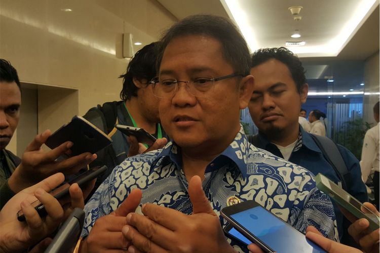 Menteri Komunikasi dan Informatika RI, Rudiantara saat ditemui usai konferensi pers di Menara Merdeka, Jakarta, Senin (16/4/2018).
