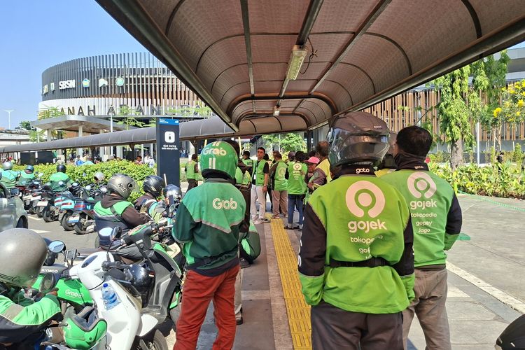 Driver Minta Pemerintah Tak Hanya Atur Potongan Komisi, tapi Juga Payung Hukum