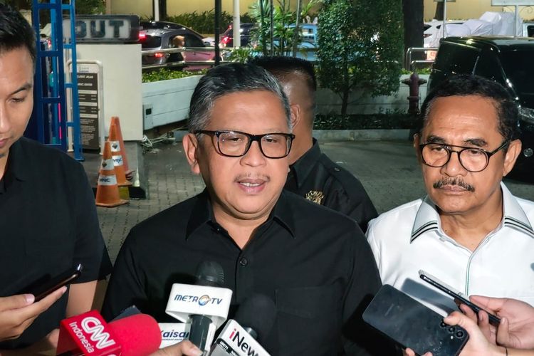 Sekretaris Jenderal PDI-P Hasto Kristiyanto ditemui di Gedung High End, Jakarta Pusat, Rabu (8/11/2023).