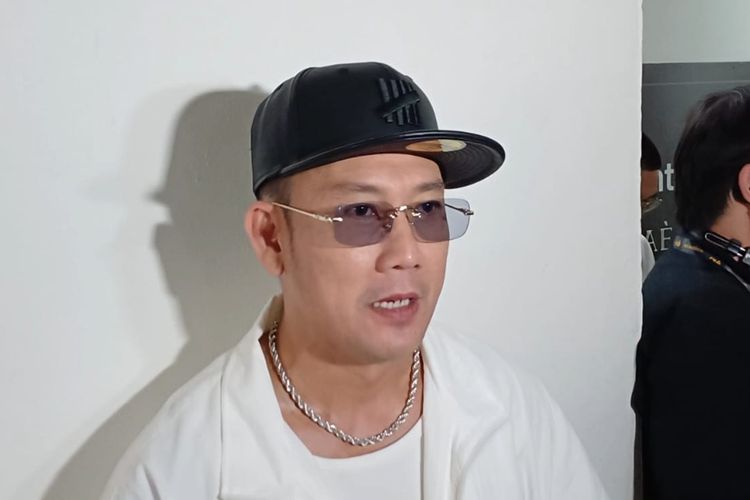 Denny Sumargo Rela Botak demi Perankan Hajime Kondoh di Film Baby Udon 