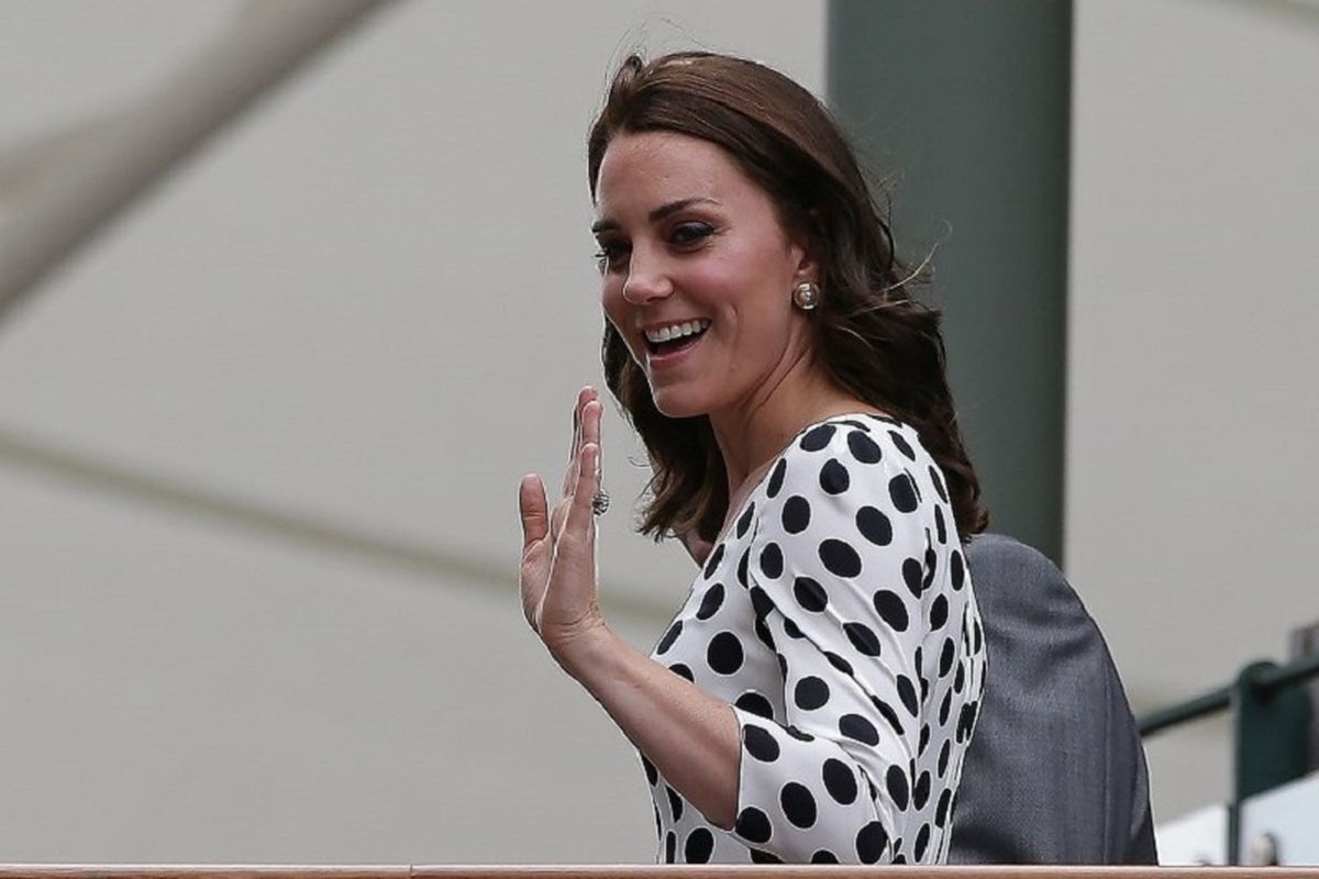 Duchess of Cambridge atau yang lebih dikenal dengan Kate Middleton tiba di The All England Lawn Tennis Club di Wimbledon, London, pada 3 Juli 2017.