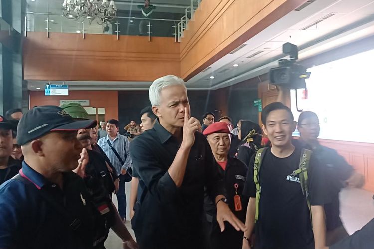 Datangi Sidang Hasto, Ganjar Larang Satgas Chakra Buana Bentuk Barisan