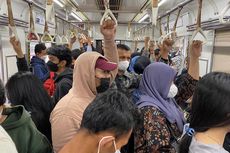 Berdesak-desakan Setiap Berangkat dan Pulang Kerja, Penumpang KRL: Kondisinya Semakin Sumpek