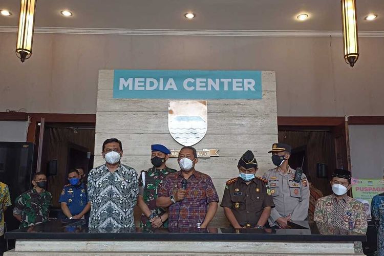 Pelaksana Tugas (Plt) Wali Kota Bandung Yana Mulyana