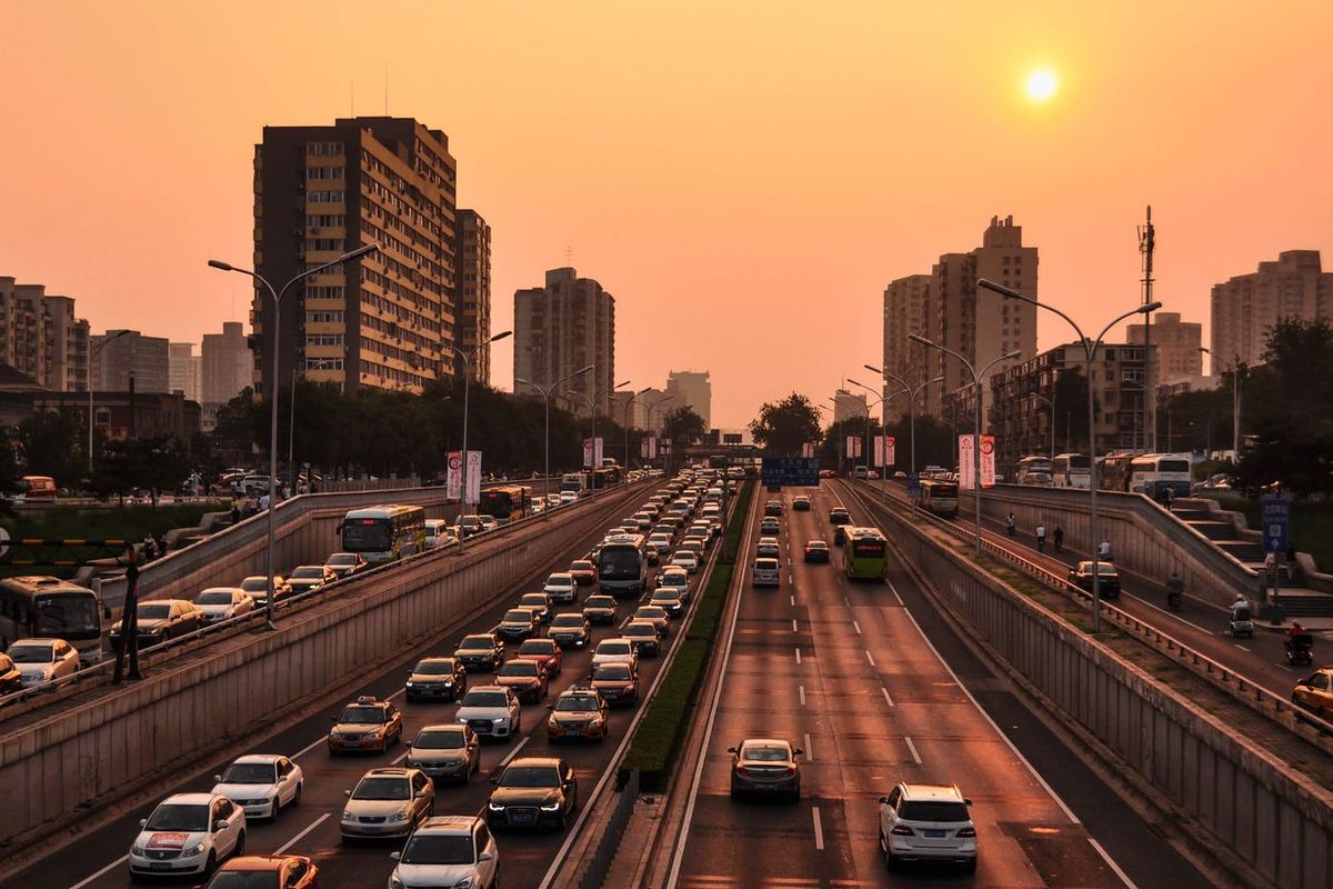 Ilustrasi kemacetan. Surabaya jadi kota termacet di Indonesia versi Global Traffic Scorecard 2021.