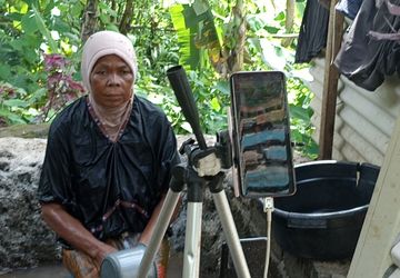 Dituding Eksploitasi Orang Tua dengan Konten Mandi Lumpur, Pemilik Akun TM Mud Bath: Saya Dipaksa