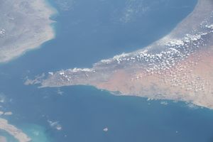 Sudah Ada 4 Kapal yang Lewati Selat Hormuz Meski Ada Blokade AS, dari Mana Saja?