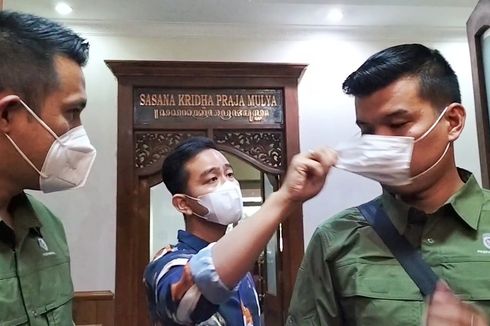 Momen Gibran Murka dan Lepas Paksa Masker Anggota Paspampres yang Mengaku Salah Pukul Sopir