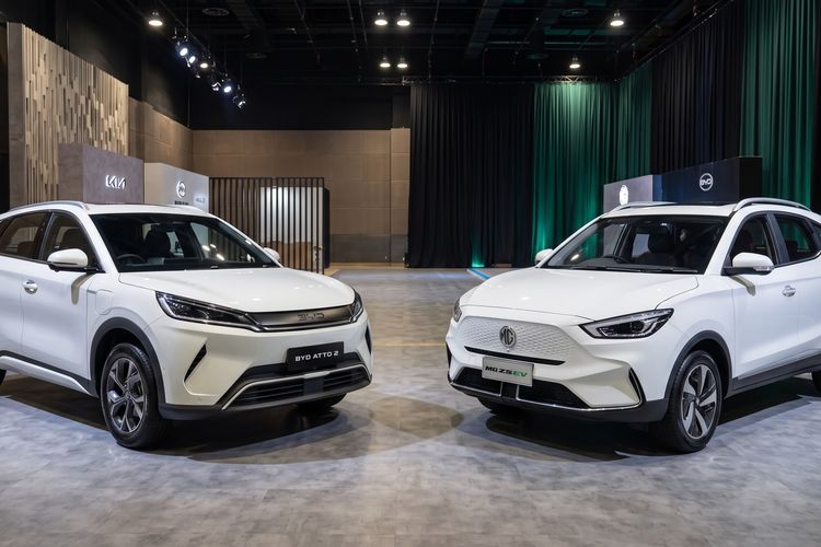 Adu Spesifikasi BYD Atto 2 vs MG ZS EV, Mana SUV Listrik Unggulan?