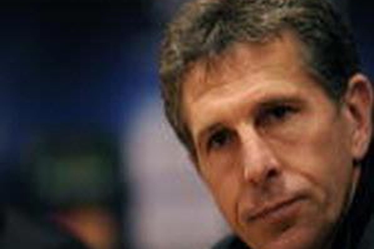 Pelatih Olympique Lyonnais, Claude Puel. 